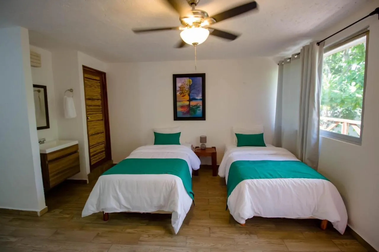Hotel Tequila Cancun Alfredo V. Bonfil 4*,